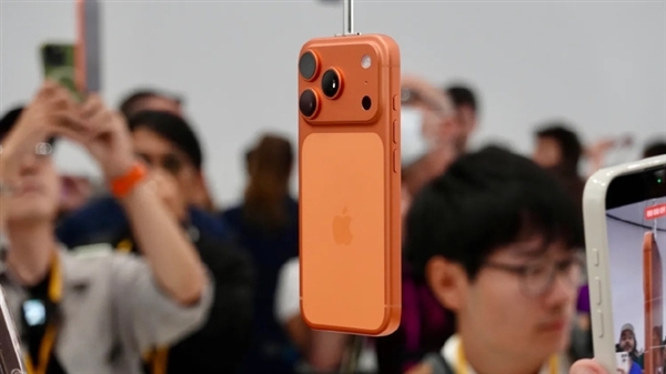 提前看到手机、芯片设计图没用：中国厂商无法造出真苹果iPhone 18