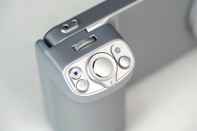 14-400mm终极全焦段!vivo X300 Ultra手机全面评测:依然是年度影像机皇