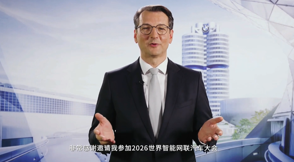老车主狂喜！特斯拉给9年老车升级智驾，马斯克“打脸”自己