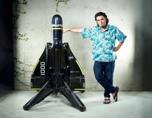 ▲帕尔默·勒基更像是还在硅谷