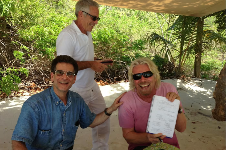 英国金融时报:揭秘爱泼斯坦的社交庞氏骗局