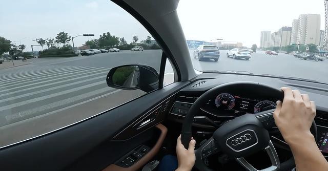 手握55万开新款Q7,再换林肯飞行家,实测200公里差距太明显!-有驾