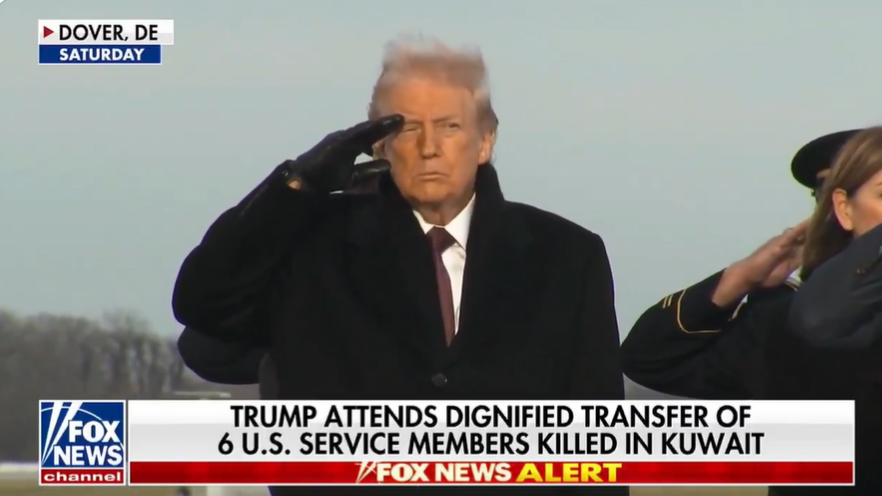 好意思国福克斯新闻频谈在报谈特朗普7日出席6名糟跶好意思军士兵遗体打法典礼时使用旧视频片断。图源:酬酢平台X