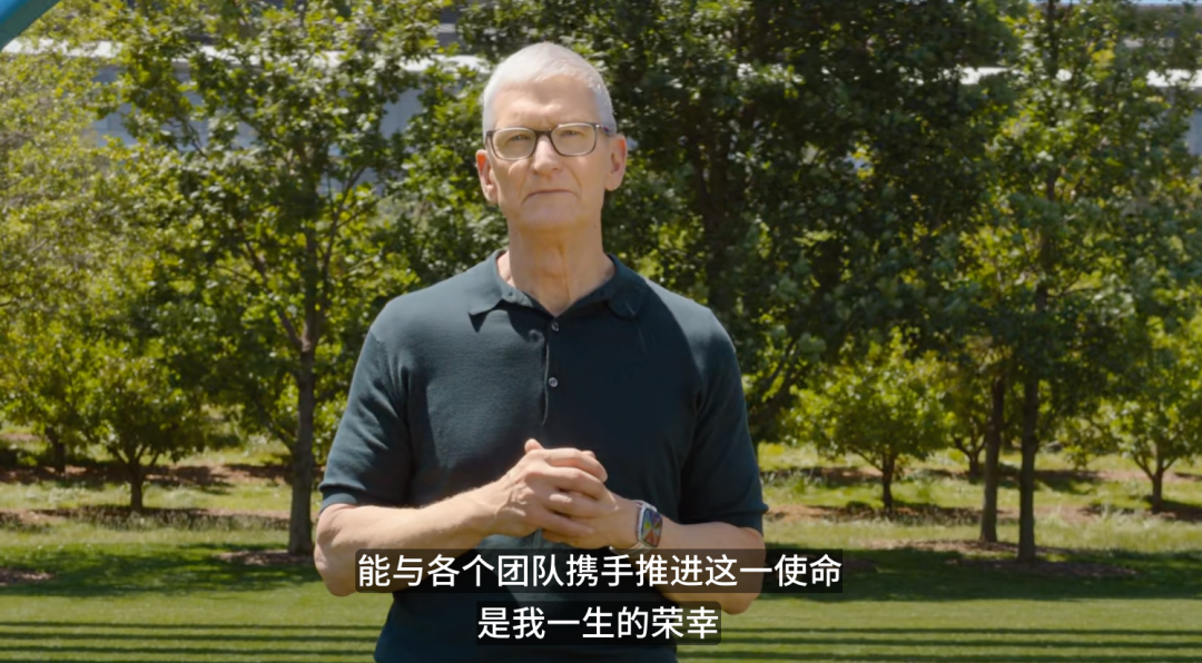 就在昨晚,苹果造了一台加强版豆包手机