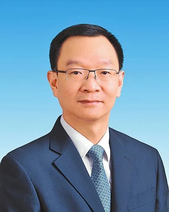 张巍同志