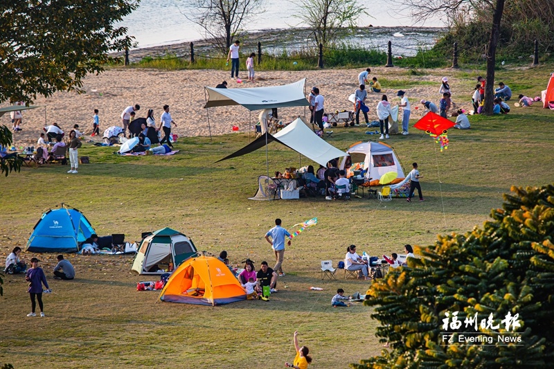 福州74处公园绿地开放共享 “帐篷经济”持续升温