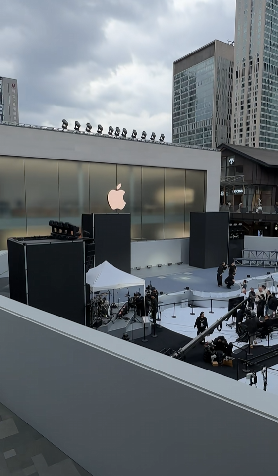 苹果成立50周年全球庆来了！成都太古里Apple Store彩排现场曝光