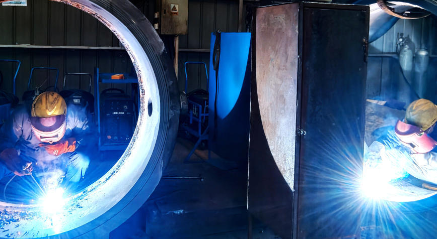 2026年2月,江苏一家公司的生产车间内,工人们正在赶工 东方IC