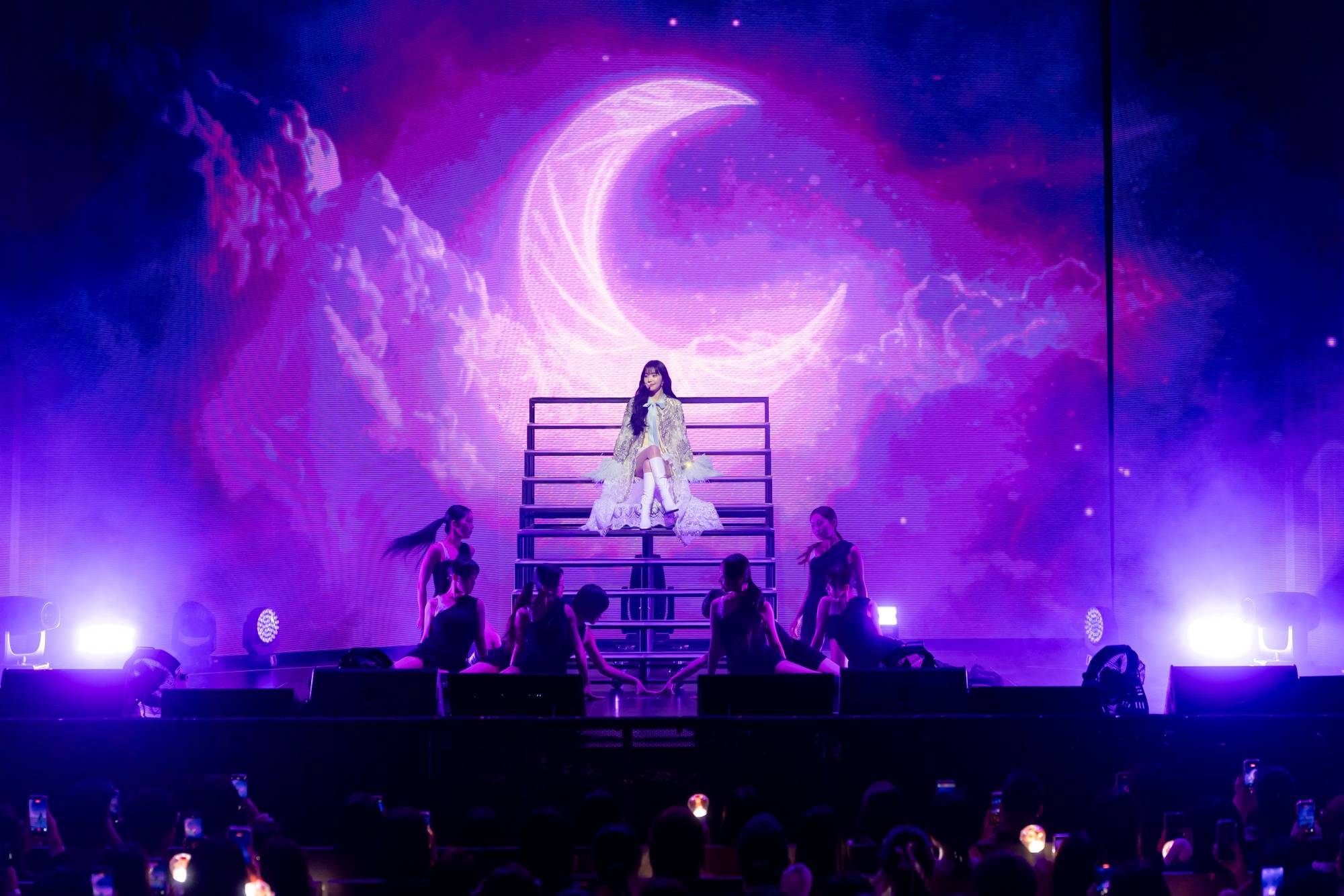 IRENE首次个人亚洲巡演公演现场 01.jpg