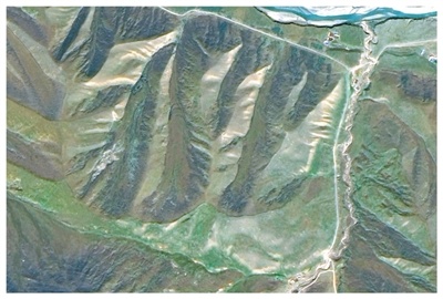 祁连山国家公园（候选区）青海片区祁连县野牛沟乡大浪村2019年卫星遥感图。