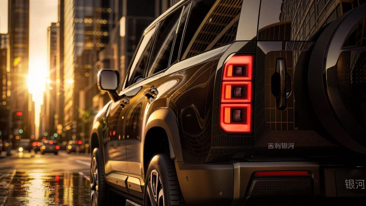 【全新硬派中大型SUV，吉利银河战舰700首发亮相】7月24日，银河