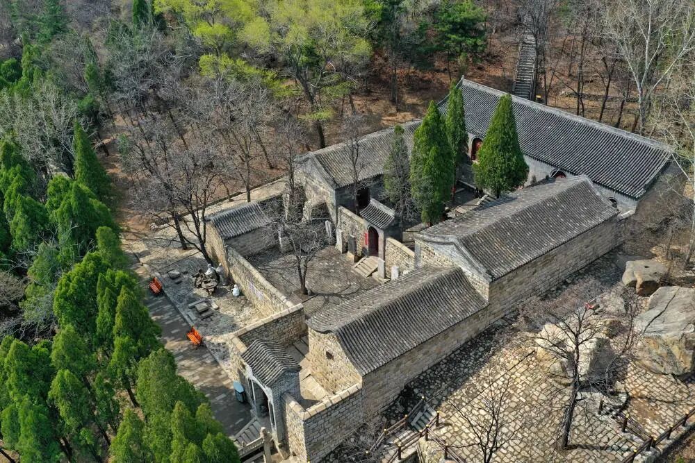 山西省阳泉市平定县的冠山书院。