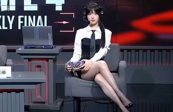 顶流主播力挺国内美女解说！此前被指卖肉后涂黑全身反击