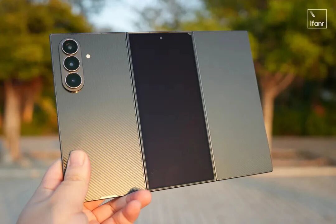 19999 元的三星三折叠手机停产,仅上市三个月