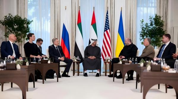 1月24日,乌克兰、俄罗斯和美国在阿拉伯联合酋长国的主持下开展和平谈话 路透社