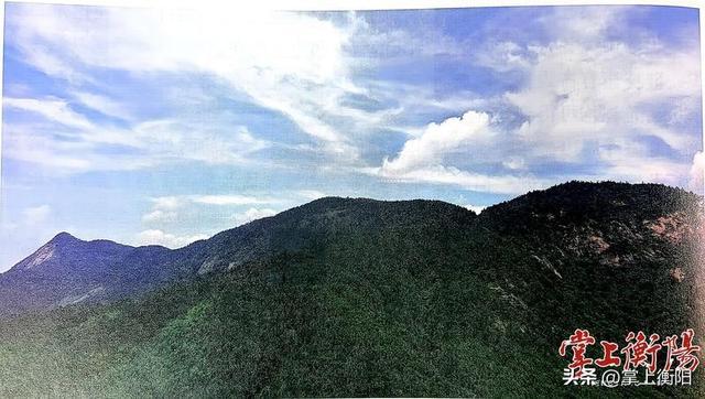 ▲仙顶峰。左为白石峰,右为永参峰。(资料图)