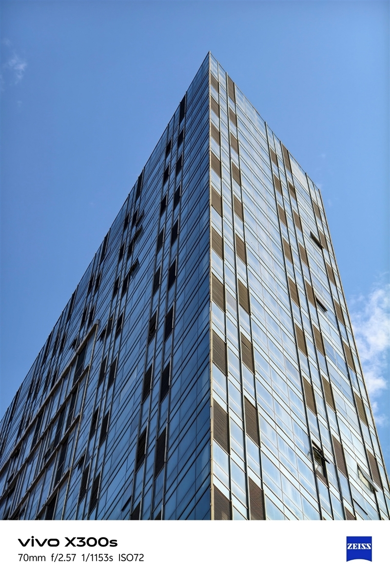天玑9500搭配蔡司影像 vivo X300s手机全面评测:省心耐用的直屏主力机