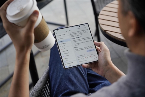 史上最大电池折叠屏旗舰！荣耀Magic V6图赏