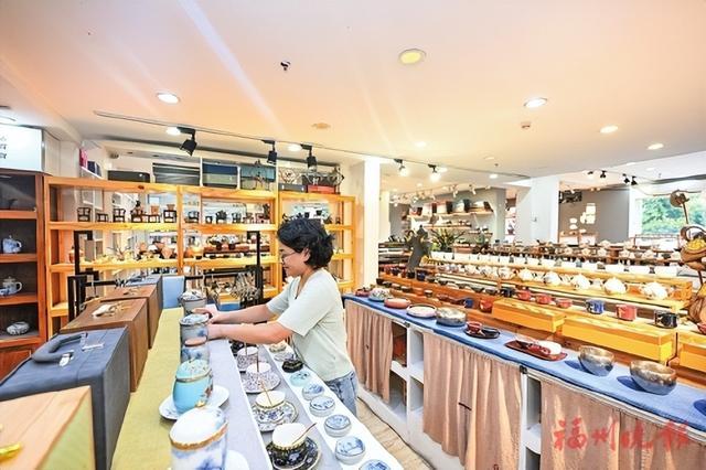 茶具品类丰富。