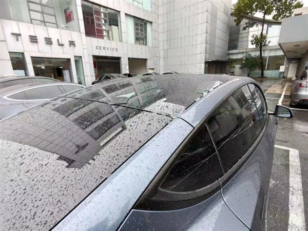 Model Y送至特斯拉官方修车 惨遭多处损坏 门店“失忆”：没注意到