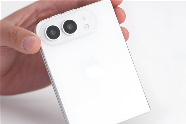 iPhone Ultra/iPhone 18 Pro Max机模开箱上手：外观彻底定了