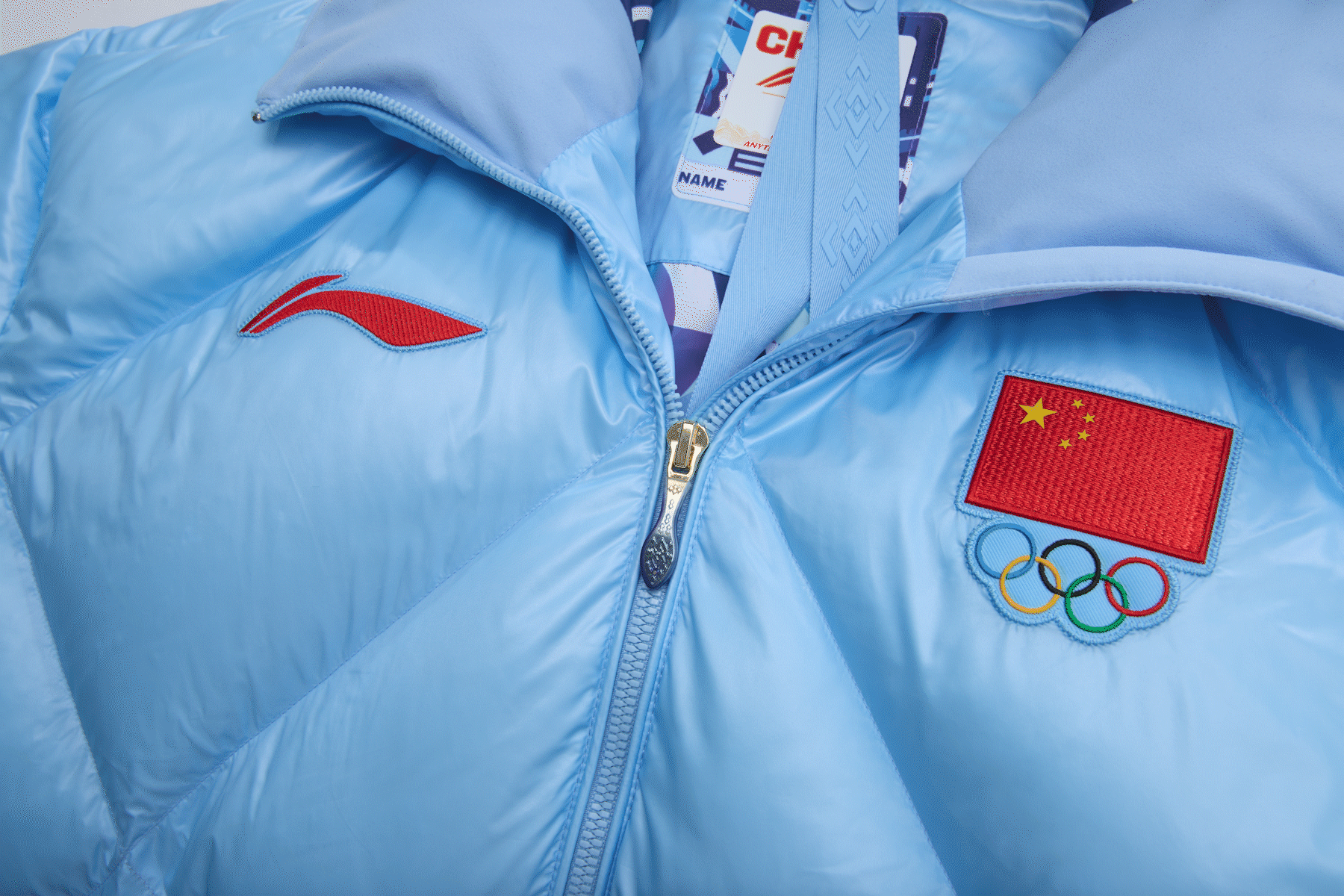 2026米兰冬奥会中国体育代表团开幕式出场服细节