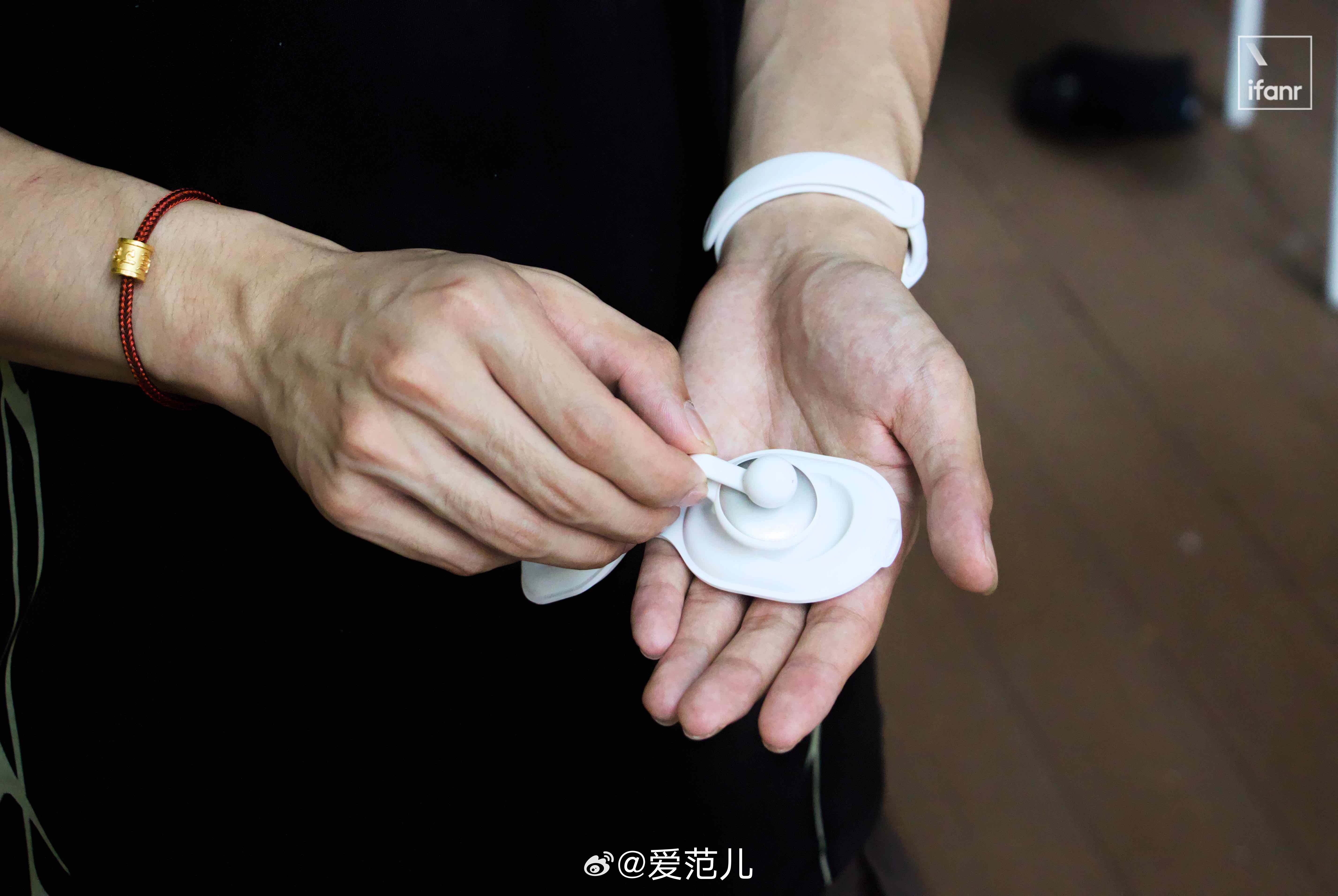 #爱范儿图赏#|「戴了 OPPO 心力球快两周了,这个小东西,比预想