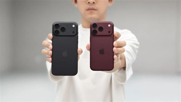 全新iPhone 18上手测评!苹果最听劝的一集?