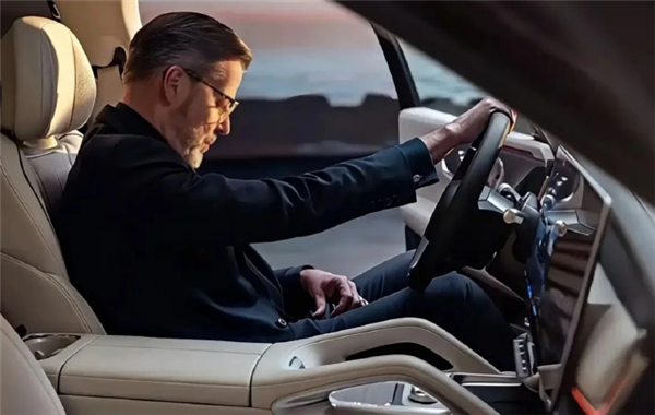 极氪8X，宝马看了也得恍惚