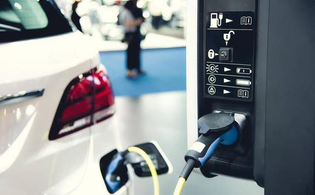 再买插混车，亏电油耗比油车还高，开了三年后悔没早看这俩坑-有驾