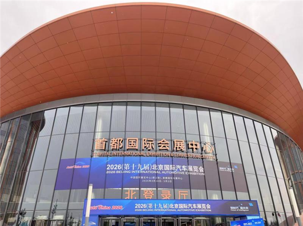 别再说电车像手机了 手机半年可出不了500款
