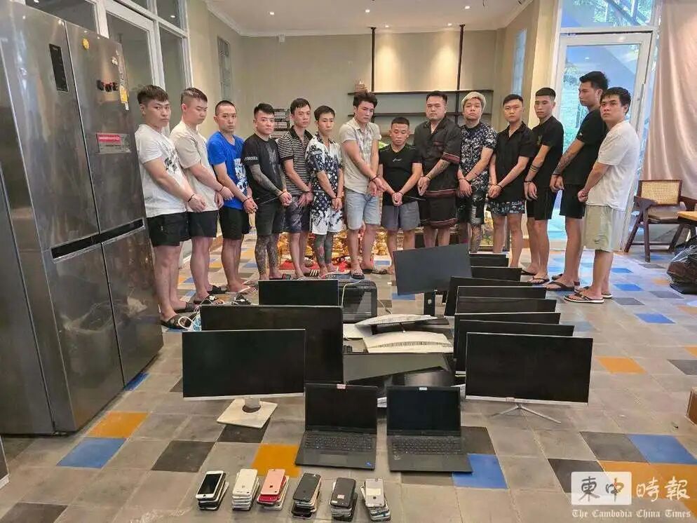 宪兵查获的部分涉案人员。(图源《柬中时报》)