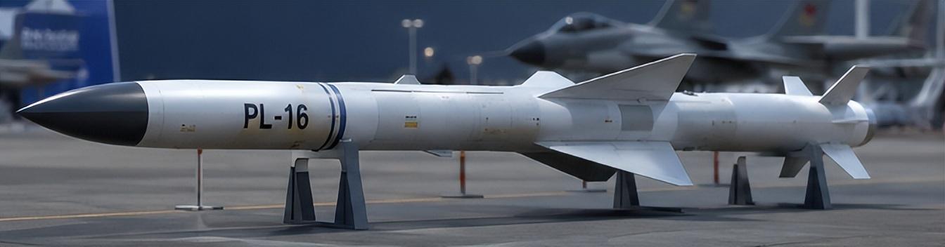 ▲霹雳-16远程空空导弹可以挂载在中国隐身战斗机的内置弹舱内
