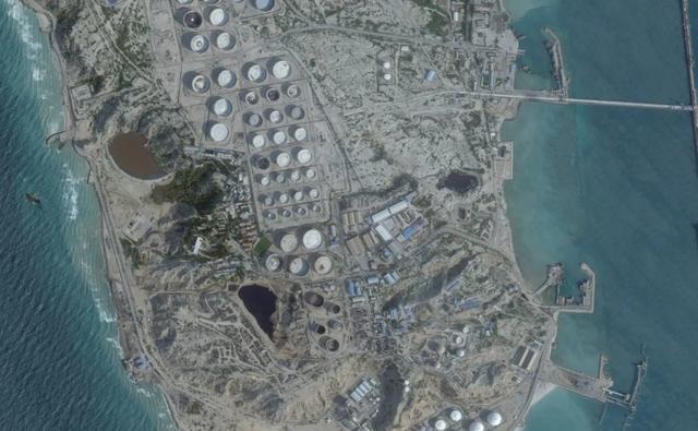 哈尔格岛卫星图片