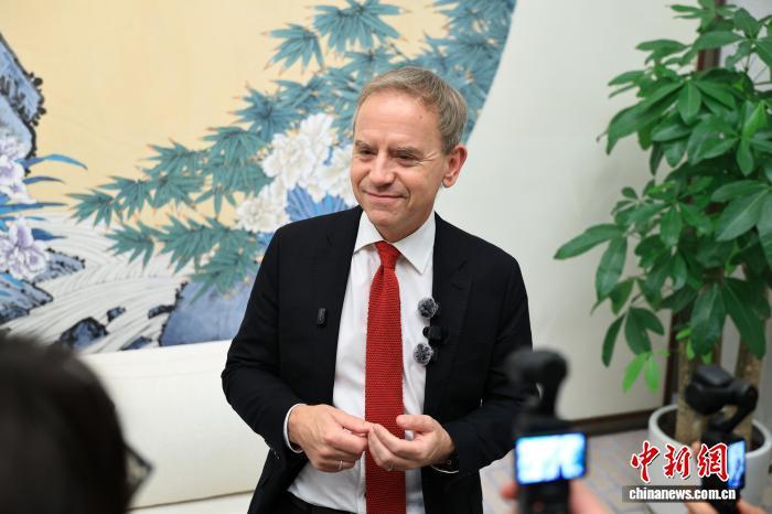 10月24日，联合国发展系统驻华协调员杰思衡在2026全球治理论坛(雄安)期间接受媒体采访。中新社记者 田雨昊 摄