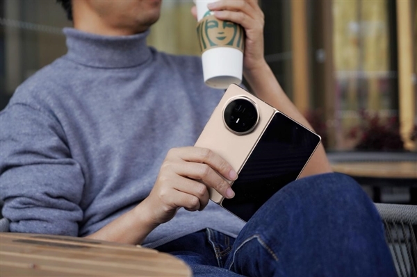 史上最大电池折叠屏旗舰！荣耀Magic V6图赏