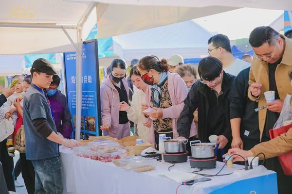 活动现场。重庆市商务委供图