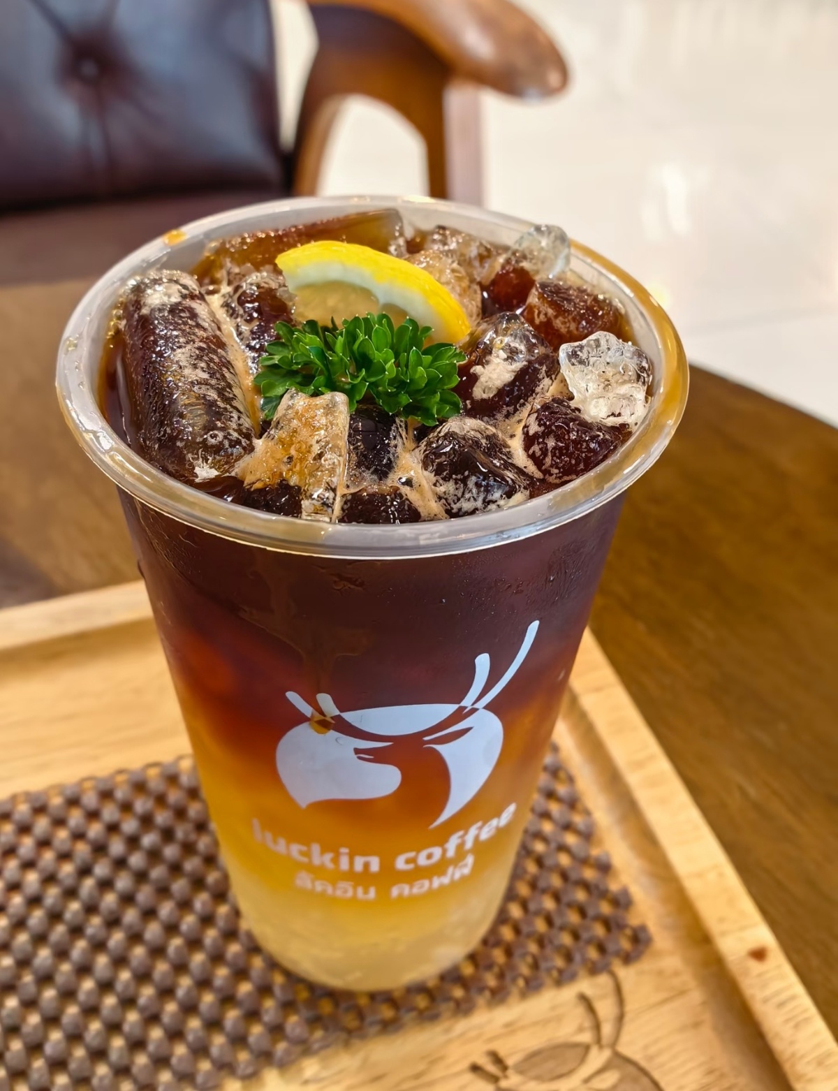 郑先生在“泰国瑞幸”点的饮品(受访者供图)