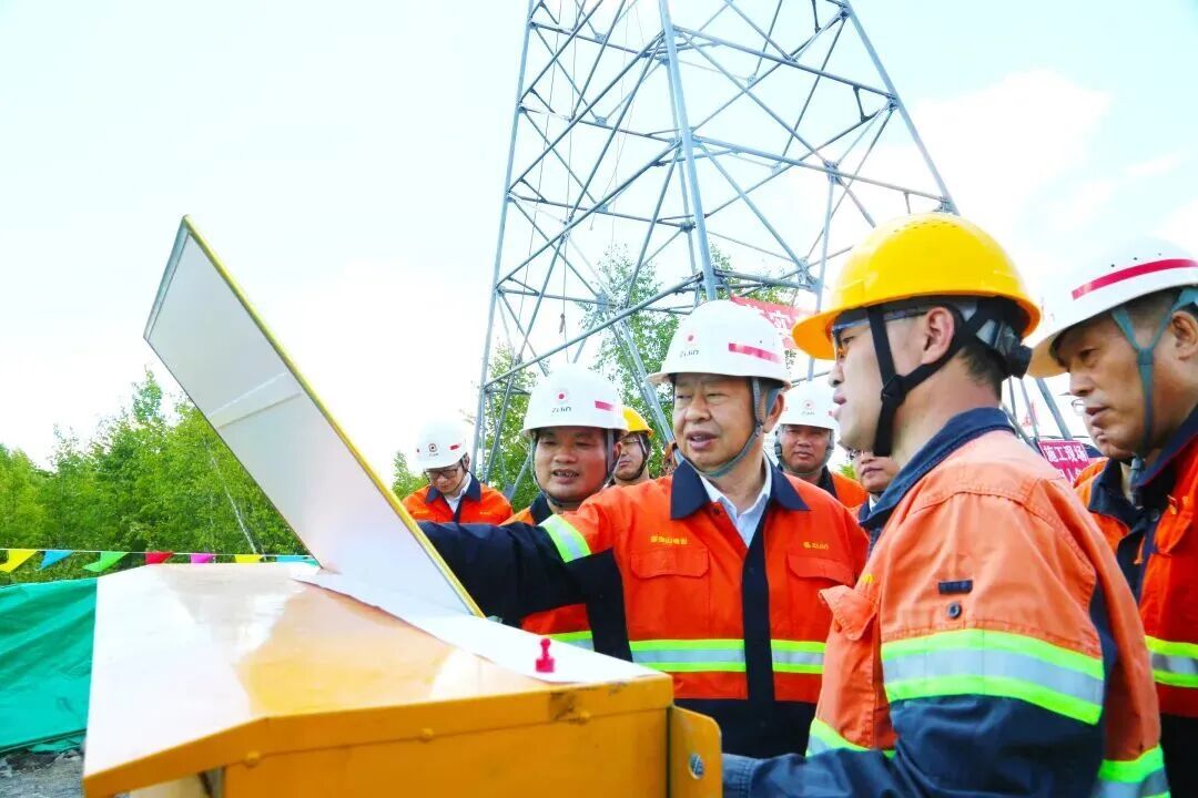 陈景河在黑龙江矿山考察
