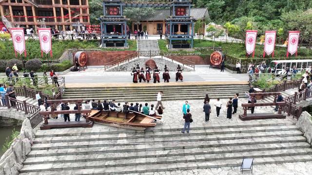 巴山大峡谷实景演艺。