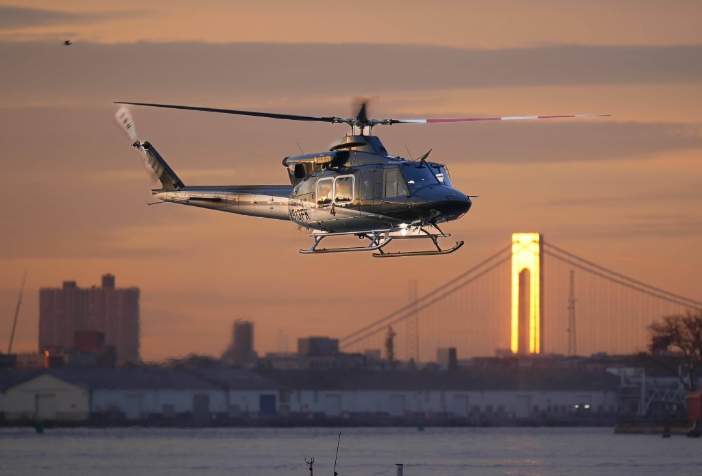 1月5日,美国纽约,一架载有马杜罗夫妇的直升机即将降落在曼哈顿。视觉中国 图