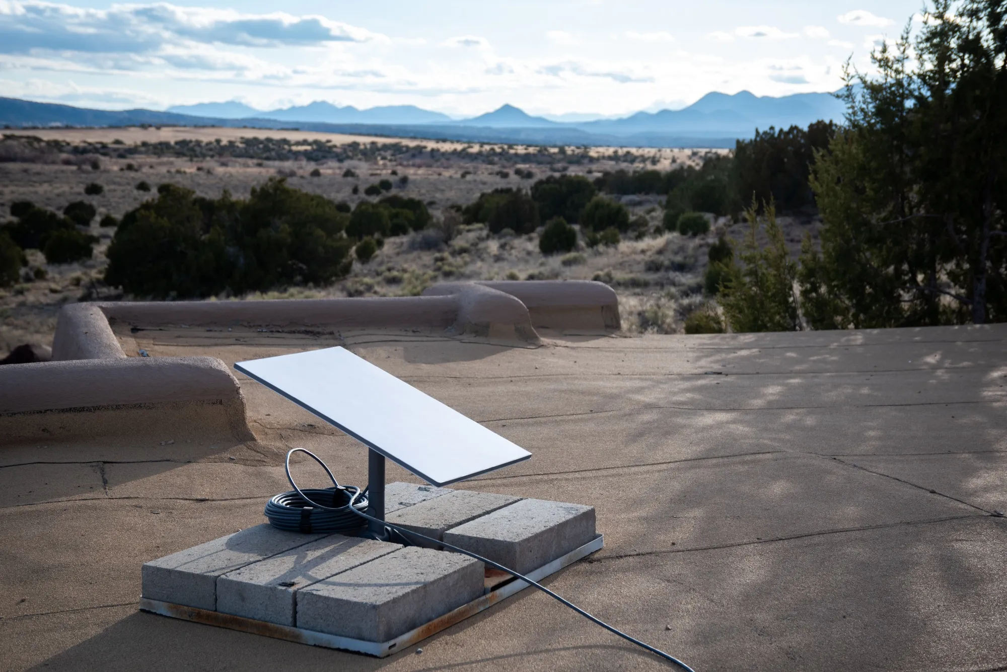 “星链”终端 资料图 图源:美媒