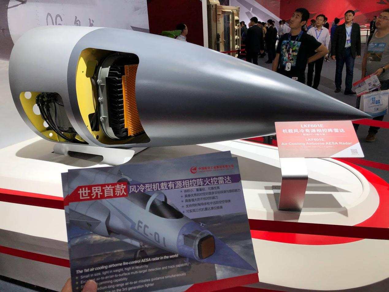 珠海航展上,中航工业大方展示了“枭龙”Block Ⅲ的AESA雷达