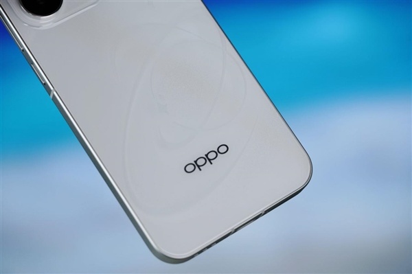 首创3D冰透悬浮！OPPO Reno16图赏