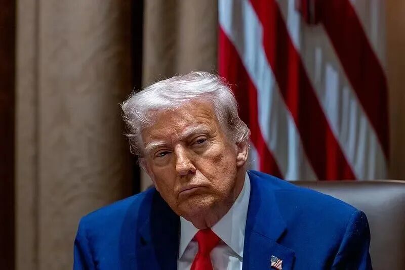 日入5亿美元买卖被判违法，特朗普押注全球加征10%关税