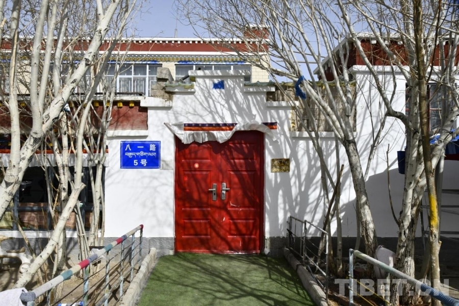 图为阿里噶尔县扎西岗乡典角村家家户户洋溢着新年的氛围 摄影：赵振宇