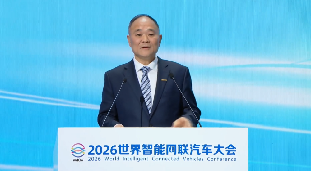 老车主狂喜！特斯拉给9年老车升级智驾，马斯克“打脸”自己