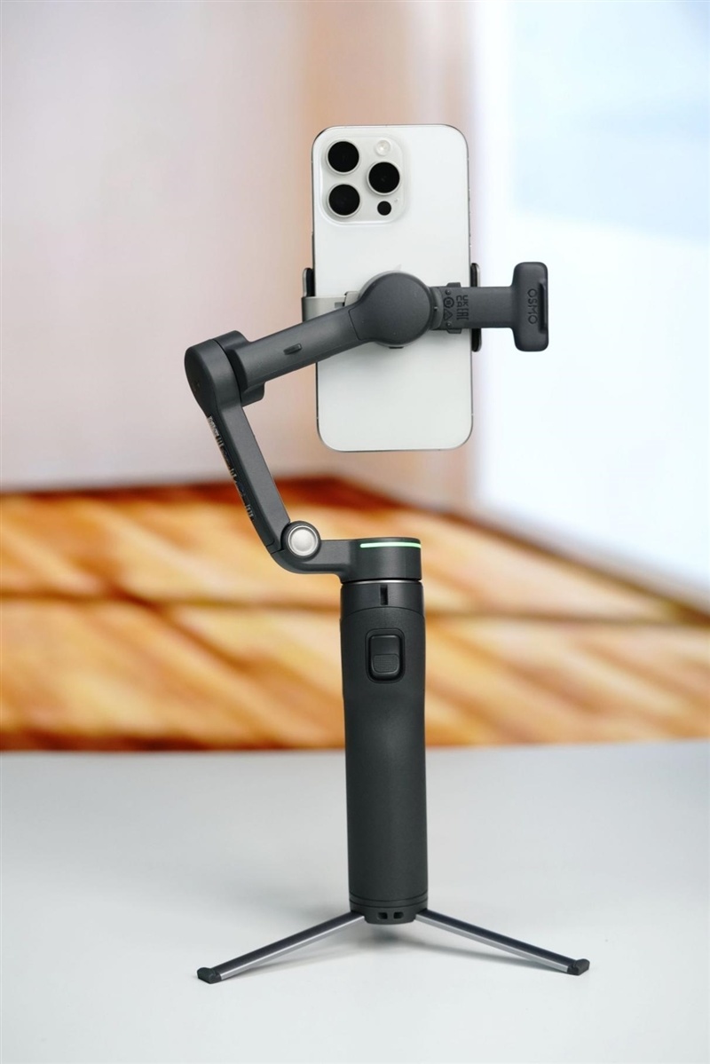带屏遥控+10米远控！大疆Osmo Mobile 8P深度评测：单东说念主创作神器 稳拍新王