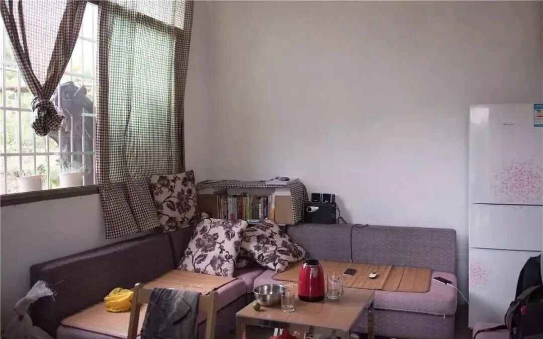 缪睫与钟敏在农场的房子