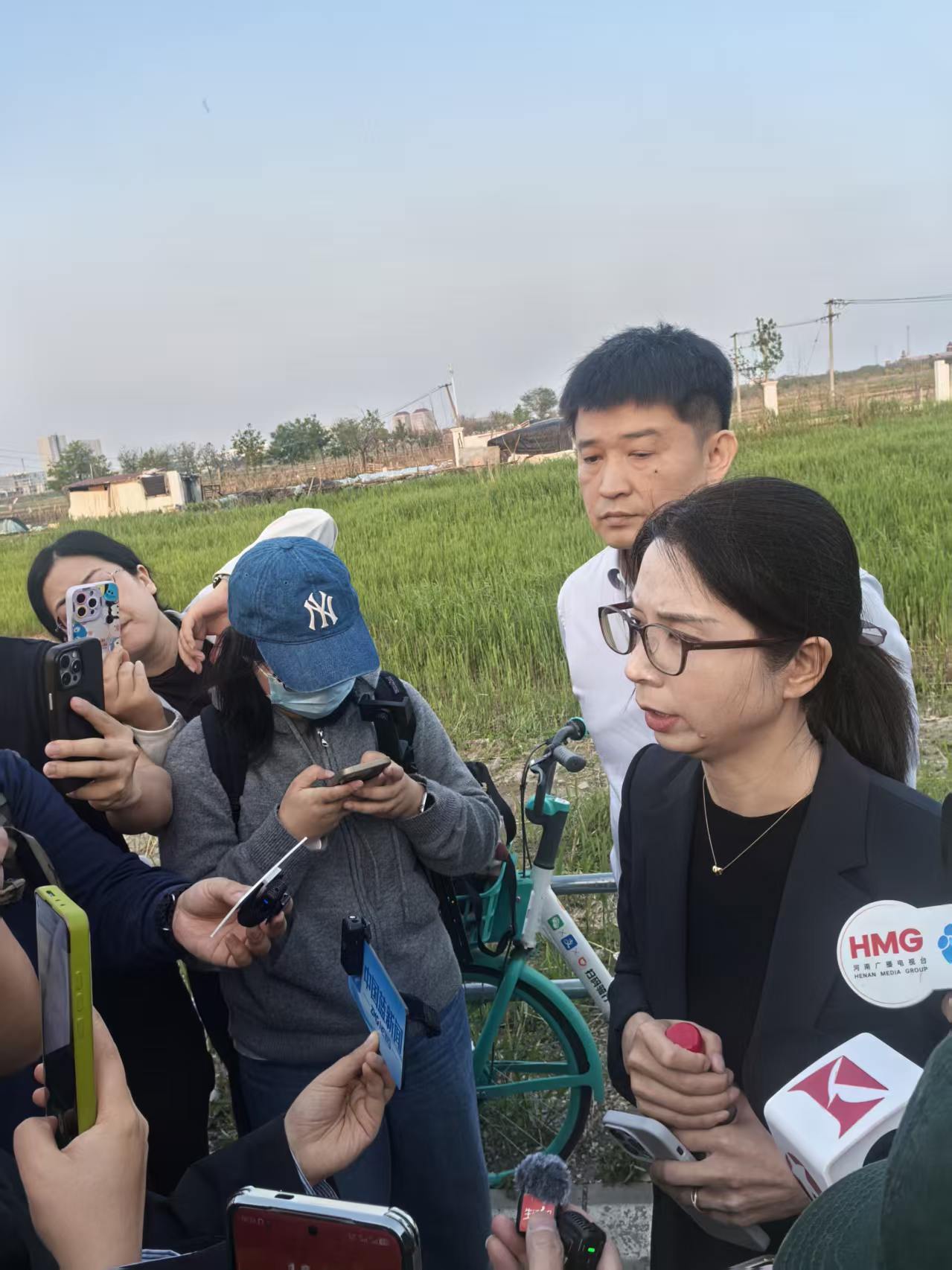 △崔丽丽在庭审后回应质疑。